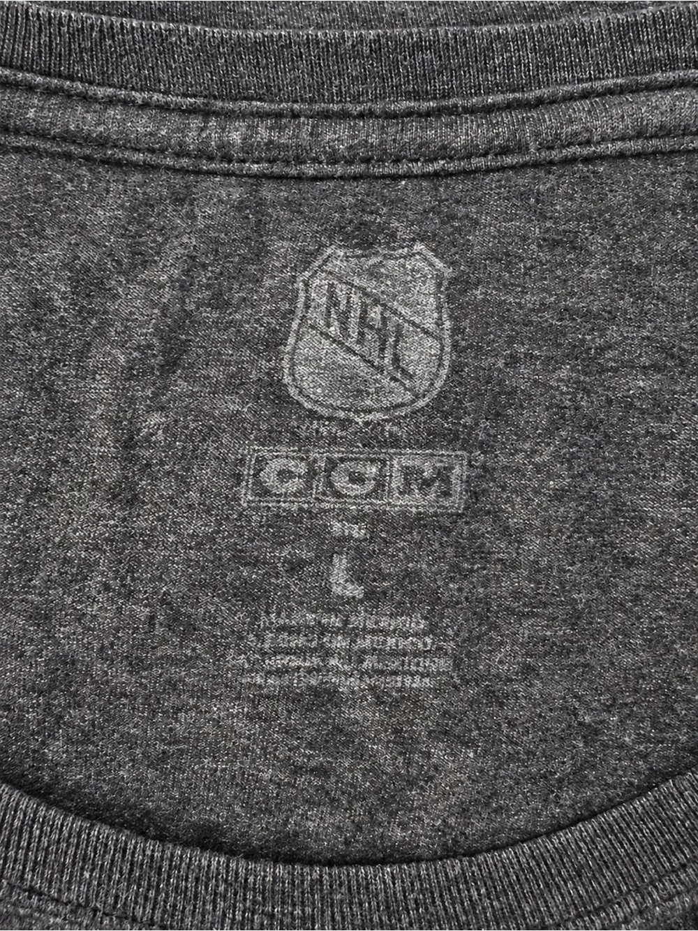 CCM Boston Bruins 2016 NHL Winter Classic Graphic Tee Women’s Large - Picture 3 of 3